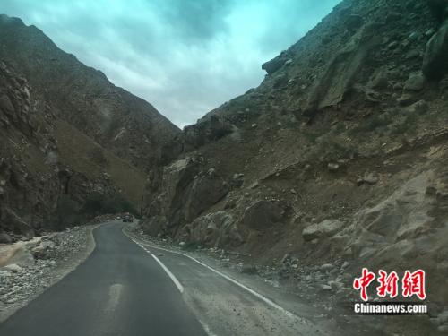 通往三连的道路。 点击进入下一页