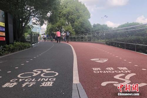 北外滩滨江步道。 冷昊阳 摄 点击进入下一页