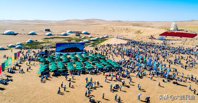 激情燃爆大漠 ——沙雕现场万人同唱《我和我的祖国》