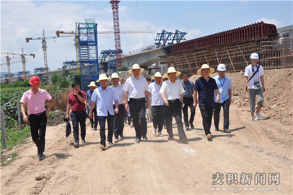 2.调研藉河生态治理二期工程建设情况（与翠湖公园连接段）.JPG