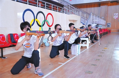 战鼓擂响 剑拔弩张 ——我州射弩队积极备战第十一届全国少数民族传统体育运动会 