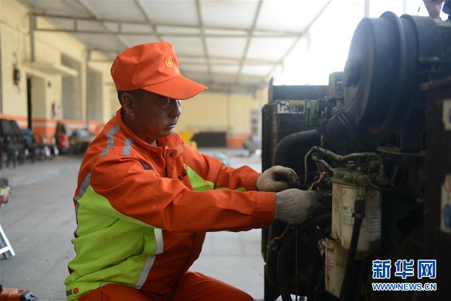 (图文互动)小养路工区里的“大发明家”