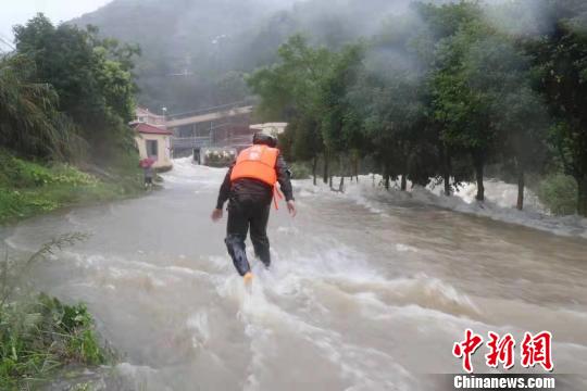 浙江各地开启抢险救灾模式 地方供图