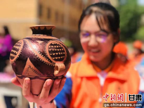 图为学生所制陶瓷。(资料图) 图为学生所制陶瓷。(资料图)