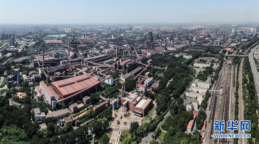 (壮丽70年·奋斗新时代——共和国发展成就巡礼·图文互动)(3)共和国“工业长子”辽宁:辽海潮涌逐浪高