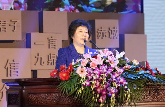 访商务部市场秩序司副司长穆小红