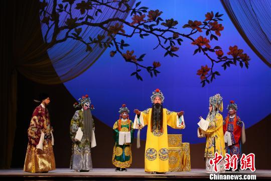 国家京剧院《汉明妃》剧照 兆海 摄 国家京剧院《汉明妃》剧照 兆海 摄