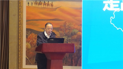国务院参事室特约研究员杨志明做作主旨演讲。摄影李开南
