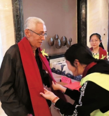 第十届中国（兰州）重阳敬老百叟宴举行
