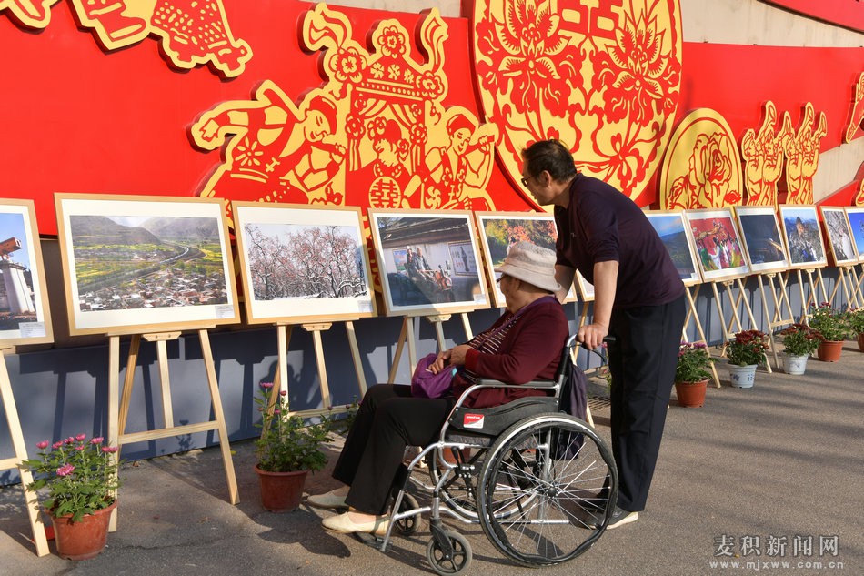 【壮丽70年 奋斗新时代】麦积区举办庆祝新中国成立七十周年摄影展