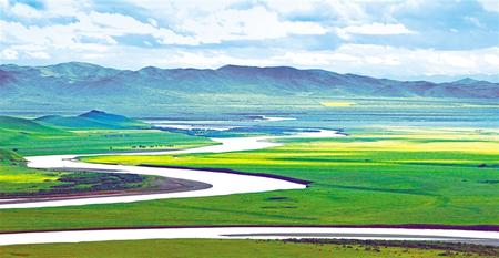 黄河首曲，绿水弯弯润草原