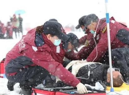 甘肃演练大地震后雪中卫生应急救援