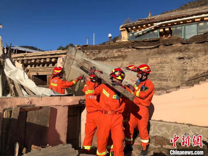 甘肃夏河5.7级地震：震区海拔较高百余户民房受损