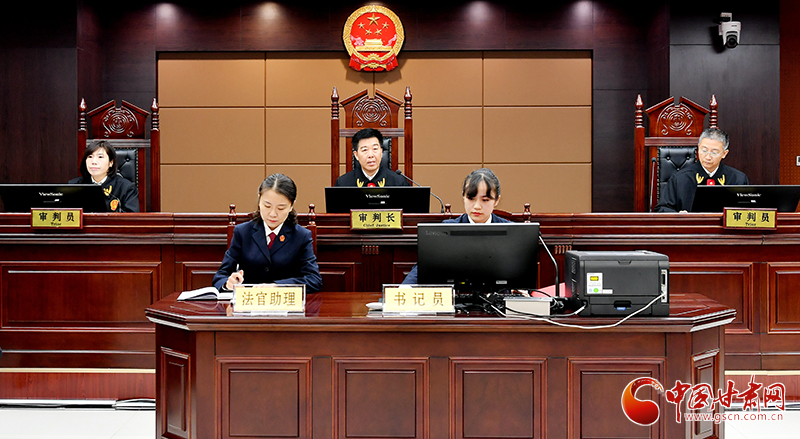 甘肃省高级人民法院院长、二级大法官张海波开庭审理一起民商事二审案件（图）