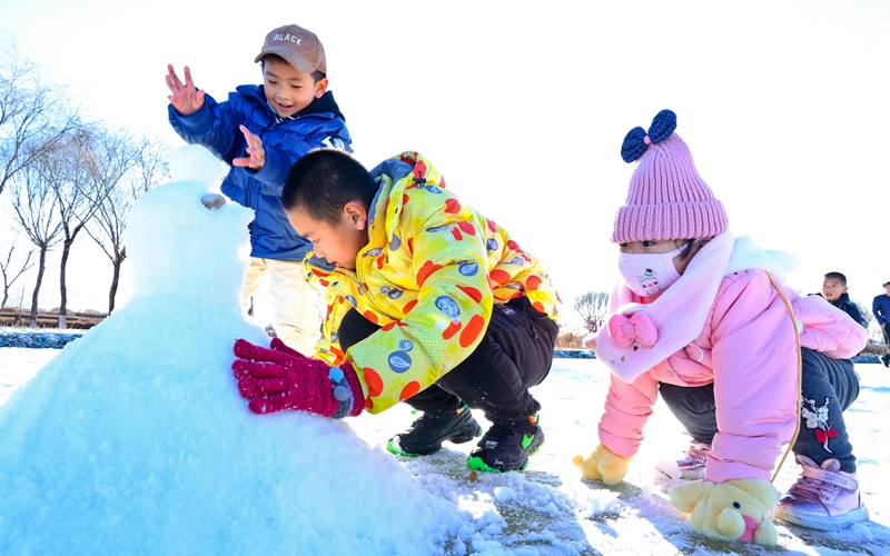 热“雪”沸腾 甘肃张掖开启冬春游模式（组图）