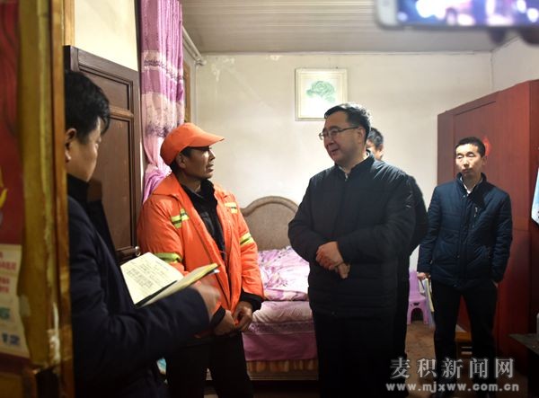 张智明督查中路各镇河长制落实和全域无垃圾治理及脱贫攻坚等工作