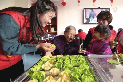 兰州：冬至暖心饺 飘香入人心