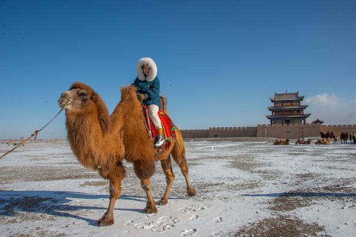 雪后雄关（图）