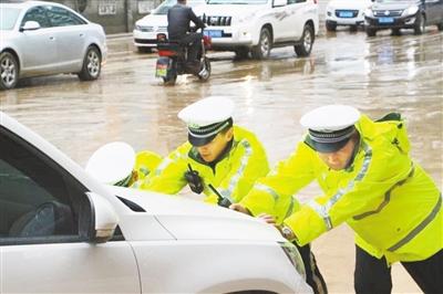 从警26年奋战一线 夜勤归队途中突发疾病不幸因公牺牲 兰州交警赵延虎被追记一等功