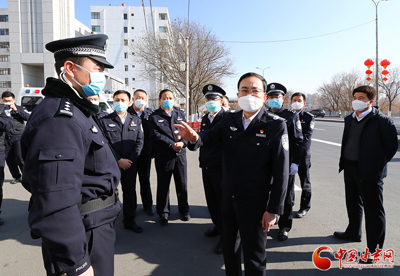 余建赴疫情防控一线慰问民警辅警（图）