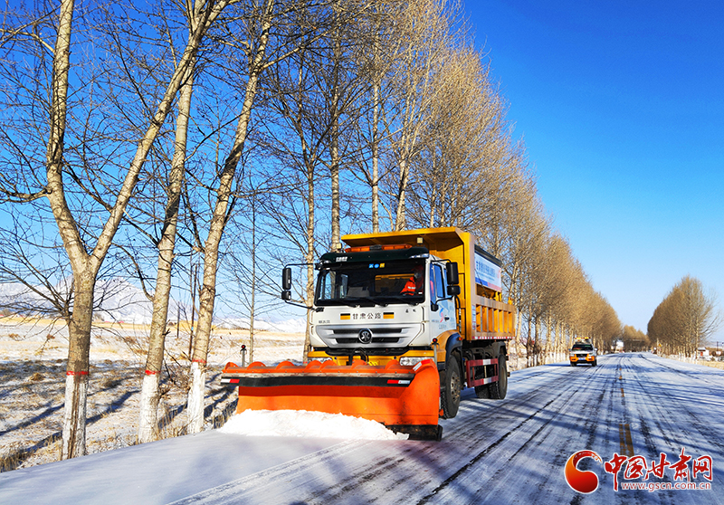 甘肃张掖：民乐公路段迅速行动做好除雪保畅工作