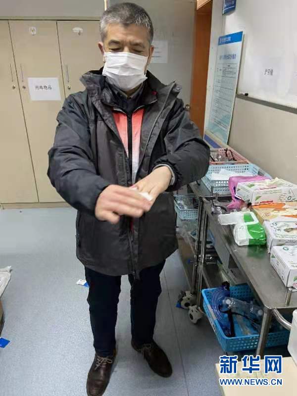 (新华全媒头条·图文互动)(5)沧海横流 英雄本色——致敬抗疫一线的勇士们