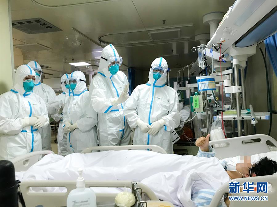 (新华全媒头条·图文互动)(13)沧海横流 英雄本色——致敬抗疫一线的勇士们