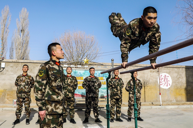 甘肃武警：练兵战“疫”两不误（组图）