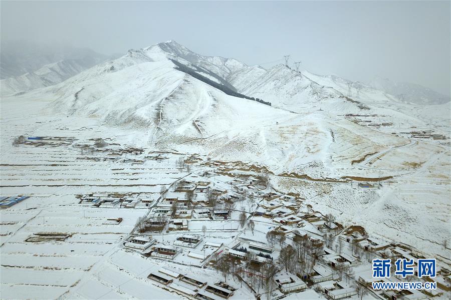 （美丽中国）（1）春雪惊艳乌鞘岭