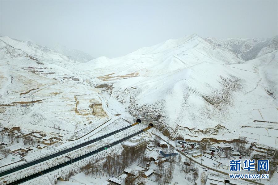 （美丽中国）（2）春雪惊艳乌鞘岭