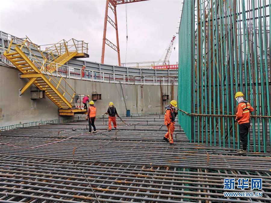 (中国经济新观察·图文互动)(1)重大投资项目开复工提速 吹响中国经济复苏“冲锋号”
