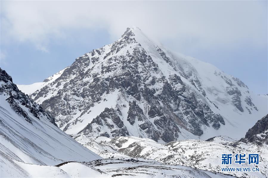 （美丽中国）（1）春日巴尔斯雪山