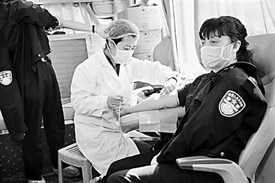 把提案议案写在抗击疫情的第一线——代表委员的抗疫日历 把提案议案写在抗击疫情的第一线——代表委员的抗疫日历