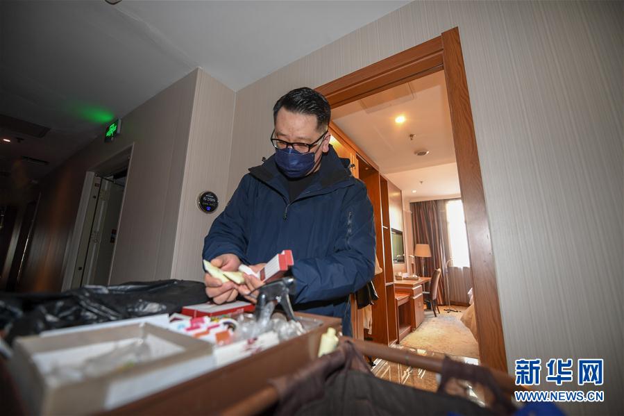 (一线抗疫群英谱·图文互动)(2)服务白衣天使的“管家”艾厚宇