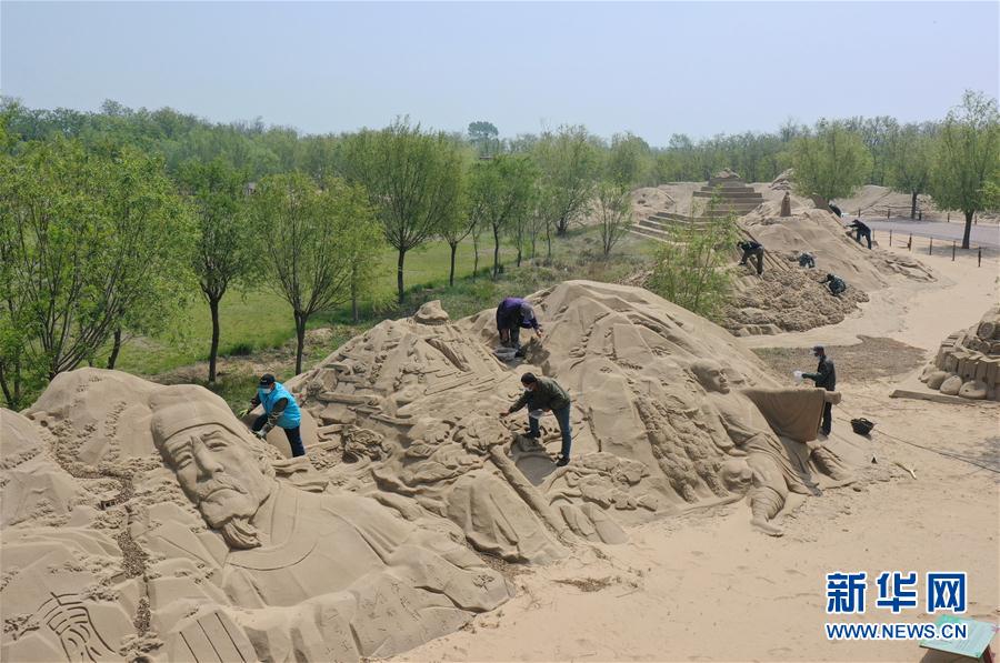 （社会）（1）河北秦皇岛：养护沙雕作品待客来