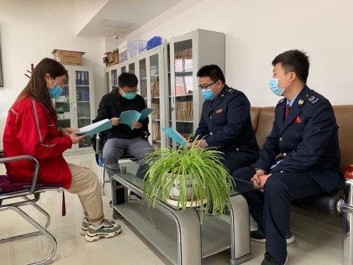 天水经开区税务干部深入天水中石油昆仑燃气有限公司宣传辅导.jpg