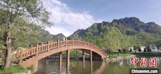 图为漳县遮阳山一景。 魏建军 摄 图为漳县遮阳山一景。 魏建军 摄