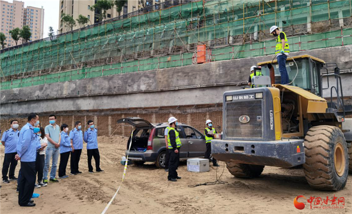 兰州市城关生态环境分局开展非道路移动机械污染专项行动（图）