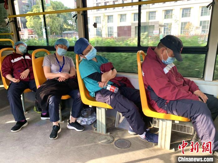 浙江国家紧急医学救援队驰援武汉。浙江省人民医院供图 浙江国家紧急医学救援队驰援武汉。浙江省人民医院供图