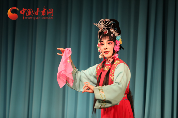 “春绿陇原”文艺展演大型历史陇剧《假婿乘龙》隆重上演（组图）