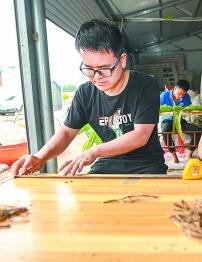 怀揣家国情,沉潜天地间——去往基层的青年博士服务团 怀揣家国情,沉潜天地间——去往基层的青年博士服务团