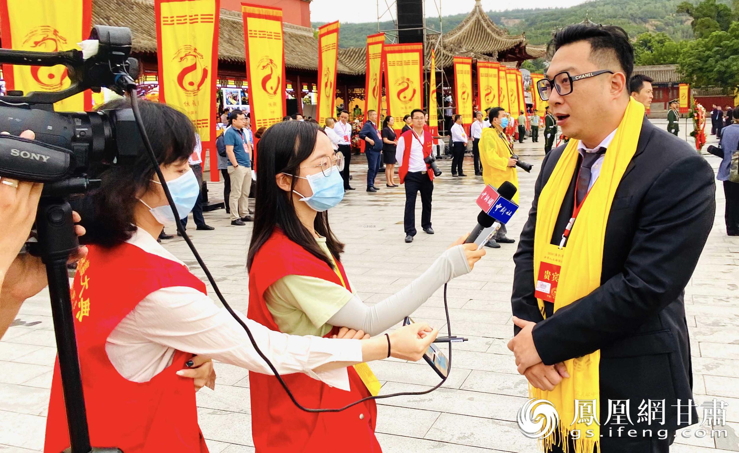 奥特莱斯(中国)有限公司执行总裁洪炜接受凤凰网采访
