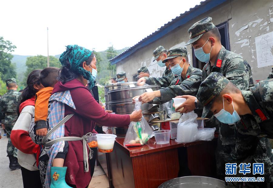 (新华全媒头条·图文互动)(1)把确保人民生命安全放在第一位——聚焦当前我国防汛救灾工作