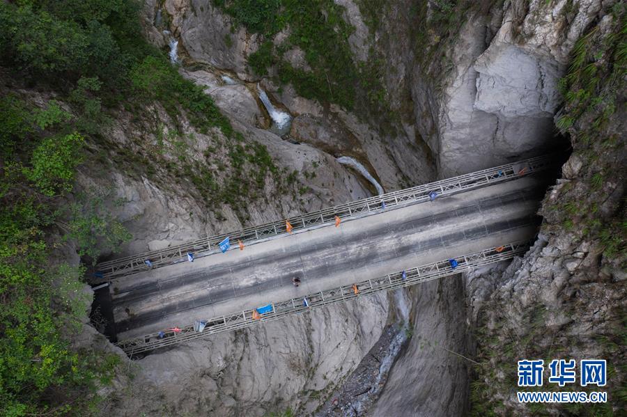 (图文互动)(7)我国最后一个具备条件通硬化路的建制村阿布洛哈村通车了
