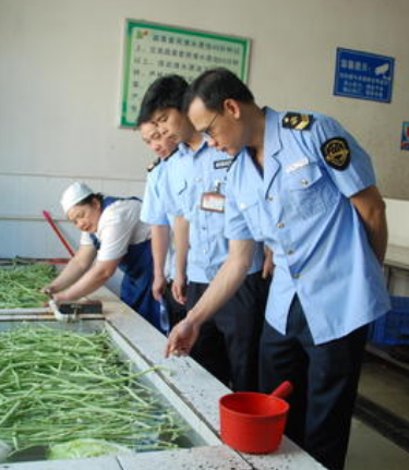 高考前期兰州七里河区卫生监督所对住宿场所进行检查