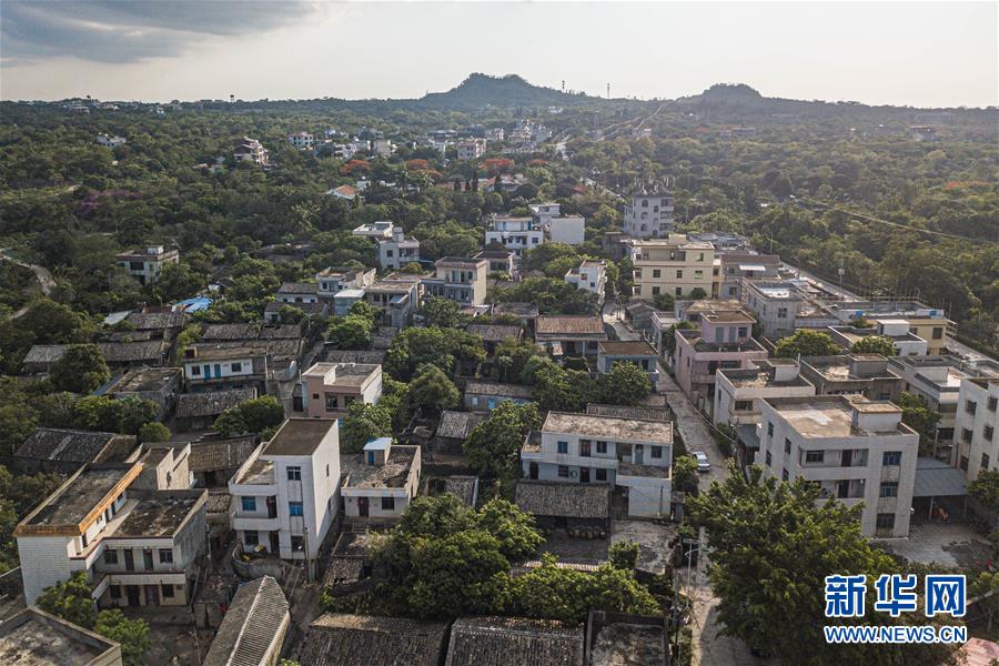 (新华全媒头条·走向我们的小康生活·图文互动)(9)留住乡愁留住美——千村竞秀缀琼州