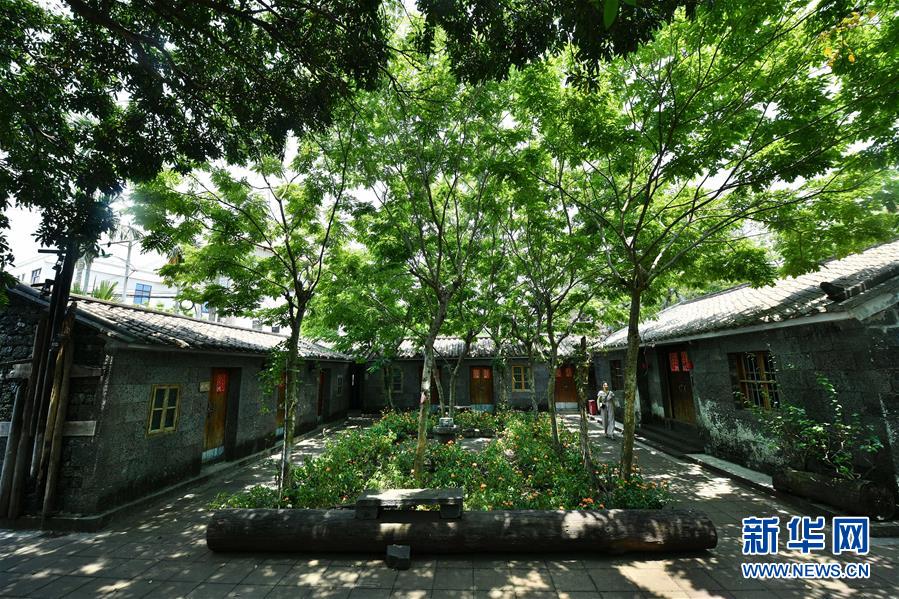 (新华全媒头条·走向我们的小康生活·图文互动)(16)留住乡愁留住美——千村竞秀缀琼州
