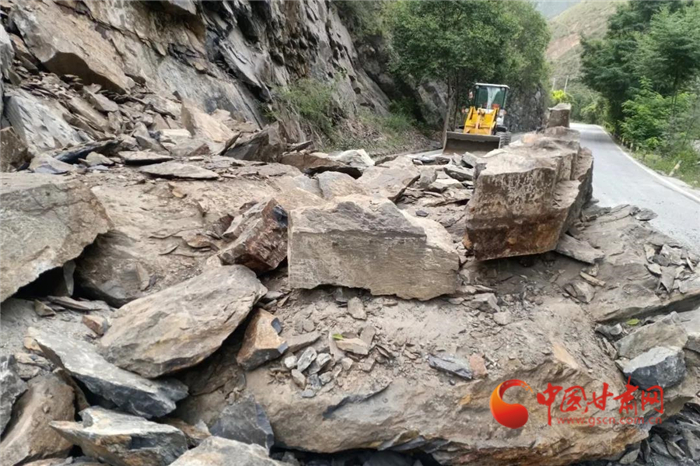 联播|防汛保畅通 甘肃省多地公路局未雨绸缪护公路（组图）