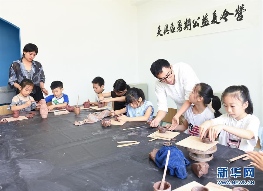 (新华全媒头条·图文互动)(4)“美丽的中国梦属于你们”——以习近平同志为核心的党中央关心少年儿童工作纪实