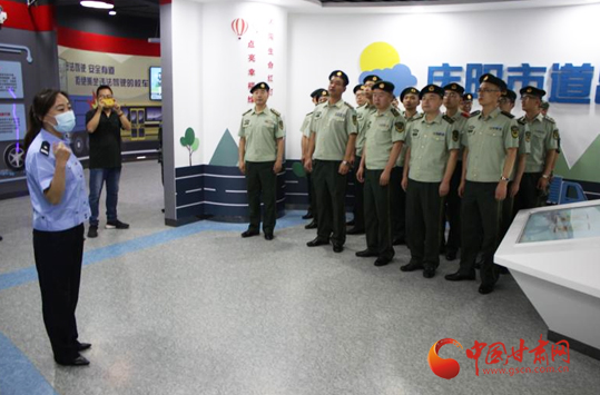 慶陽市武警支隊80余名武警官兵參觀慶陽市青少年示范性綜合實踐基地